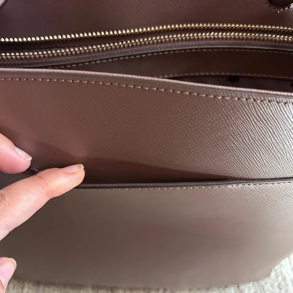 Large Kate Spade Tote - Picture 4 of 8